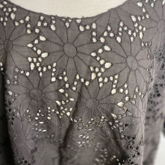 #512 LOVE SAM Oversized Eyelet Crop Top - Picture 4 of 6